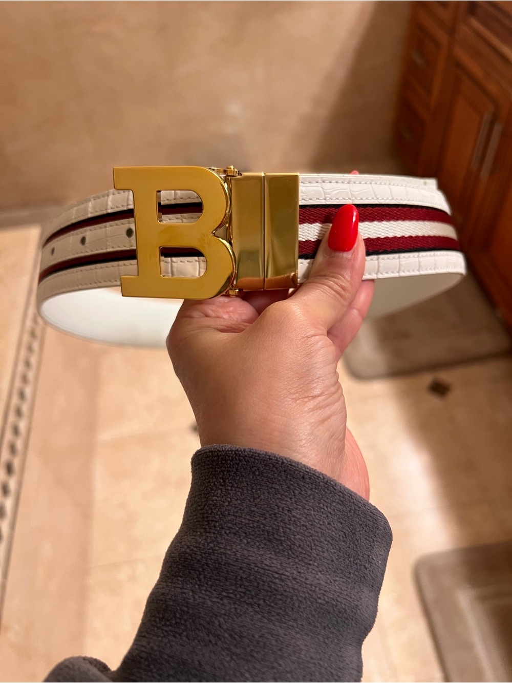 Bally White Leather Belt with Red Stripe and Gold 'B' Buckle